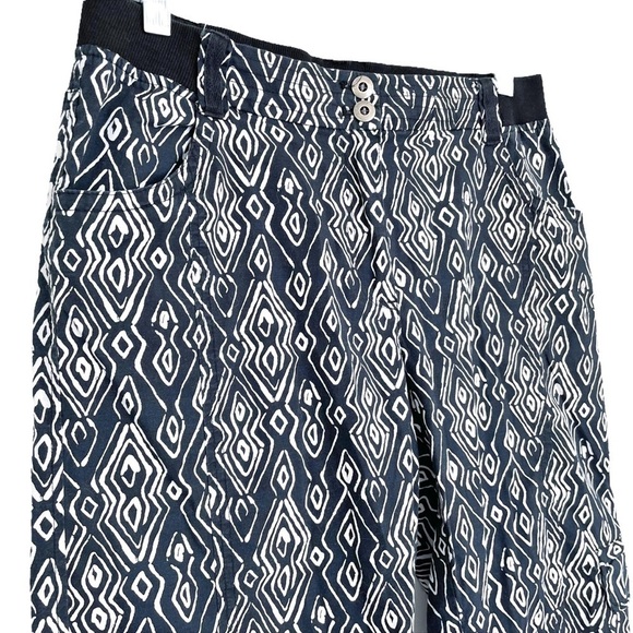 Chico’s | Ikat Elastic Waist Cropped Pants Size 0.5 (S) - Picture 2 of 8